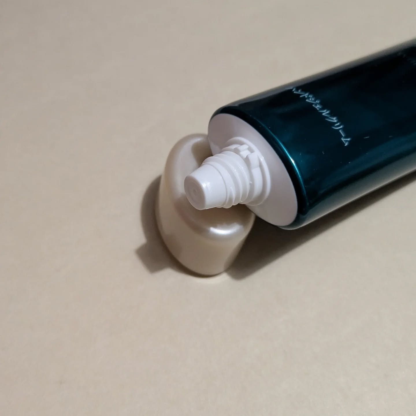 アトリックス ビューティーチャージプレミアム シワ改善 ハンドジェルクリーム 無香料/アトリックス/ハンドクリームを使ったクチコミ（3枚目）