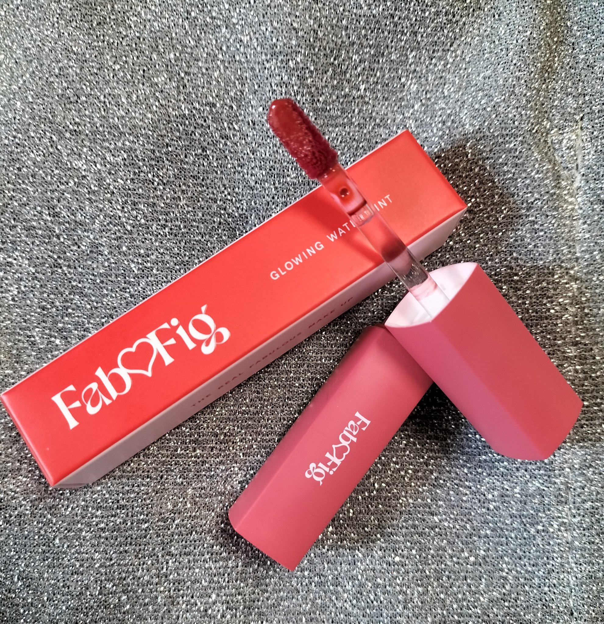 グローイングウォーターティント/Fab Fig/リップティントを使ったクチコミ（1枚目）