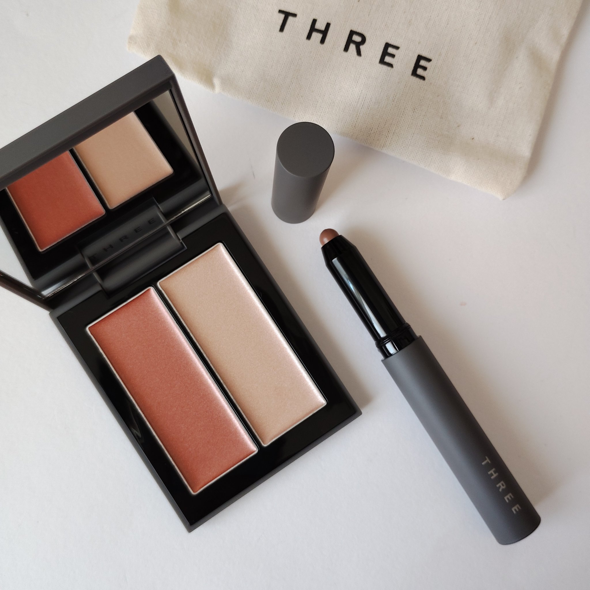 THREE シマリング グロー デュオ R/THREE/クリームハイライトを使ったクチコミ（1枚目）