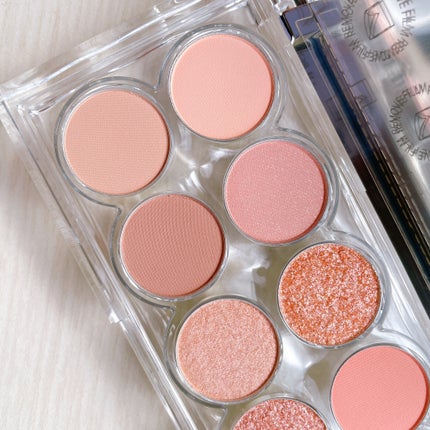 ルミル ライトオンアイズシャドウパレットのクチコミ「多幸感溢れるアイシャドウパレットが可愛い🍑🤍
❤︎︎︎︎┈┈┈┈┈┈┈┈┈┈┈┈┈┈┈┈.....」(3枚目)