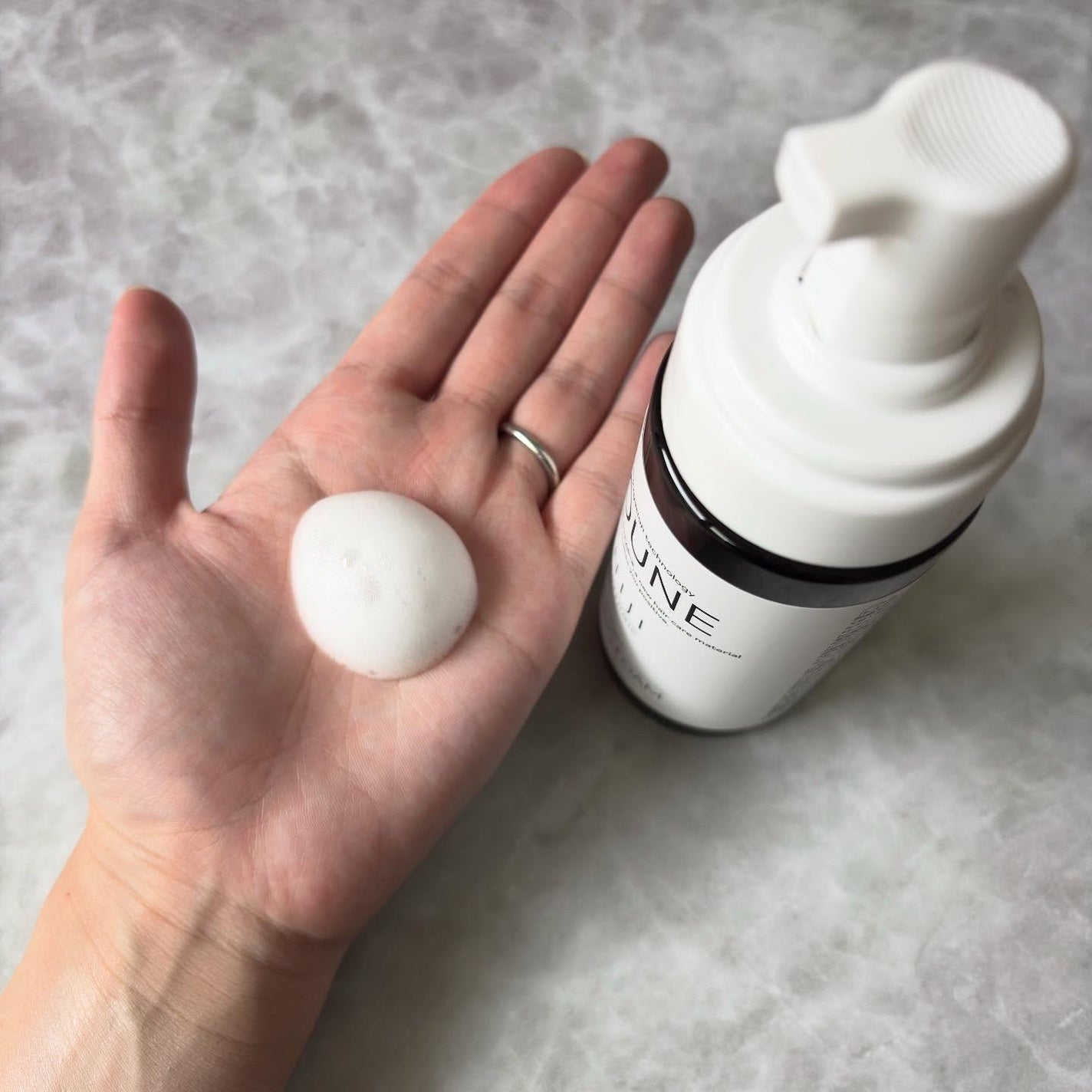 NOUNE<ノウネ>ストレートスタイリングフォーム/NIJI RHYTHMIC/その他スタイリングを使ったクチコミ(3枚目)