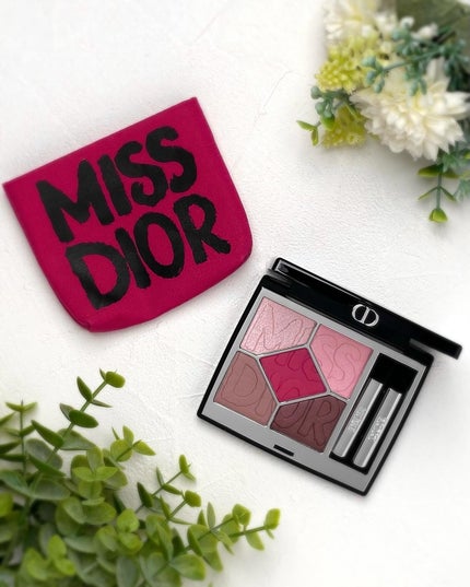 Dior ディオールショウ サンク クルール(ミス ディオール コレクション 限定品)のクチコミ「華やかでお出かけしたくなるパレット🩷
Dior サンククルール862
秋コレDIORは見送ろ.....」(2枚目)