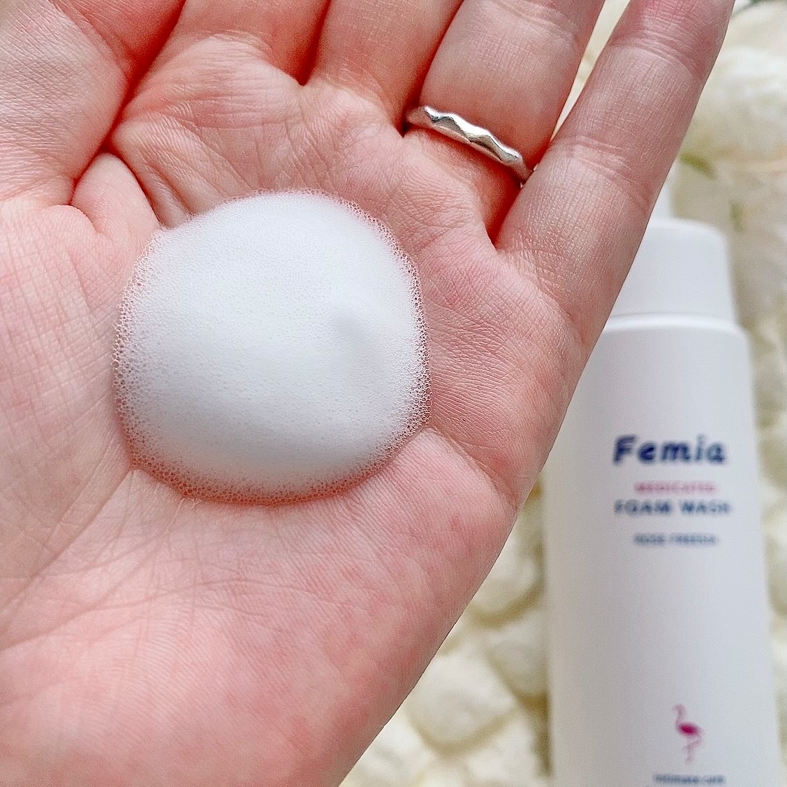 薬用泡ウォッシュ　ローズとフリージアの香り /Femia/デリケートゾーンケアを使ったクチコミ（2枚目）