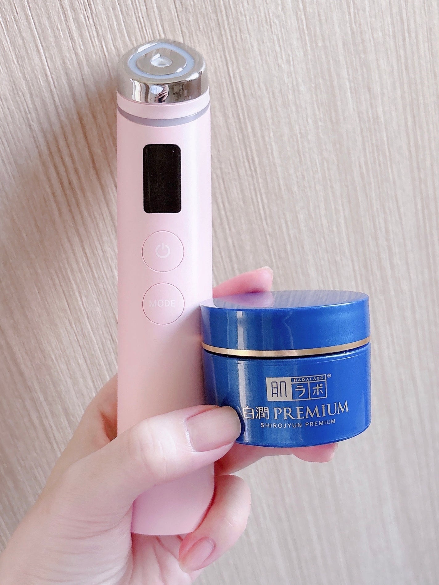 すろーむ on LIPS 「白潤のクリームつけてメディキューブの美顔器でブースト!この組み..」(1枚目)