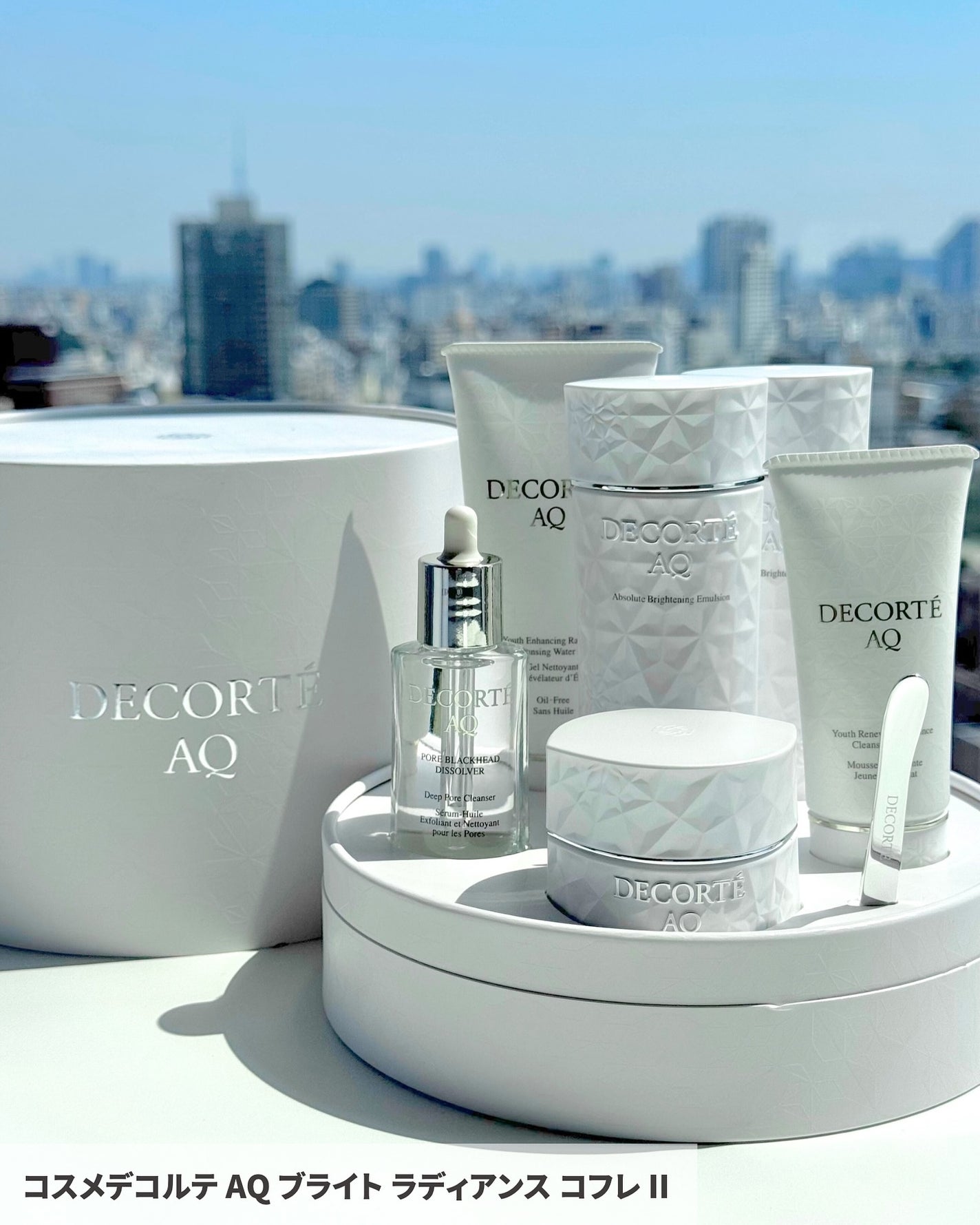 VOCE(ヴォーチェ)編集部【公式】 on LIPS 「【#コスメデコルテ#VOCEクリスマスコフレ速報🎄】すみずみま..」(5枚目)