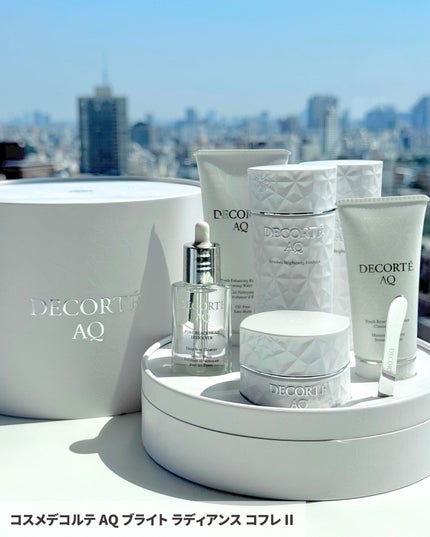 VOCE(ヴォーチェ)編集部【公式】 on LIPS 「【#コスメデコルテ#VOCEクリスマスコフレ速報🎄】すみずみま..」(5枚目)