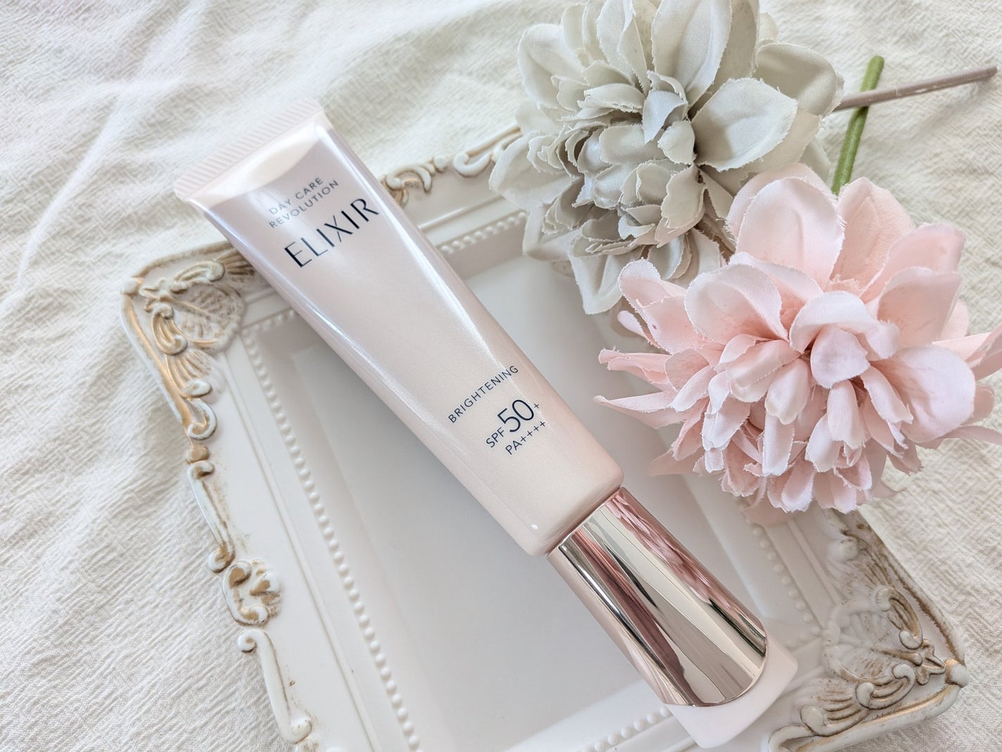 エリクシール デーケアレボリューション ブライトニング + ba/エリクシール/化粧下地を使ったクチコミ(2枚目)