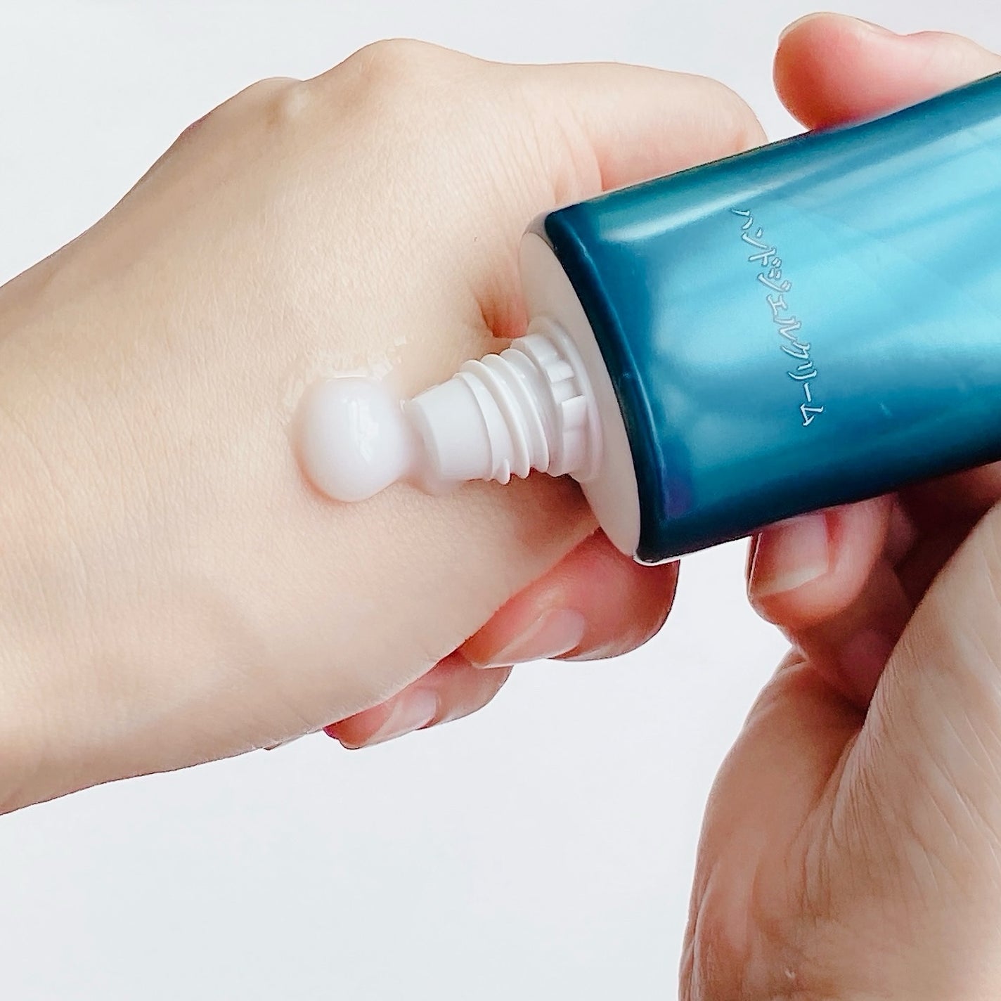 アトリックス ビューティーチャージプレミアム シワ改善 ハンドジェルクリーム 無香料/アトリックス/ハンドクリームを使ったクチコミ(7枚目)