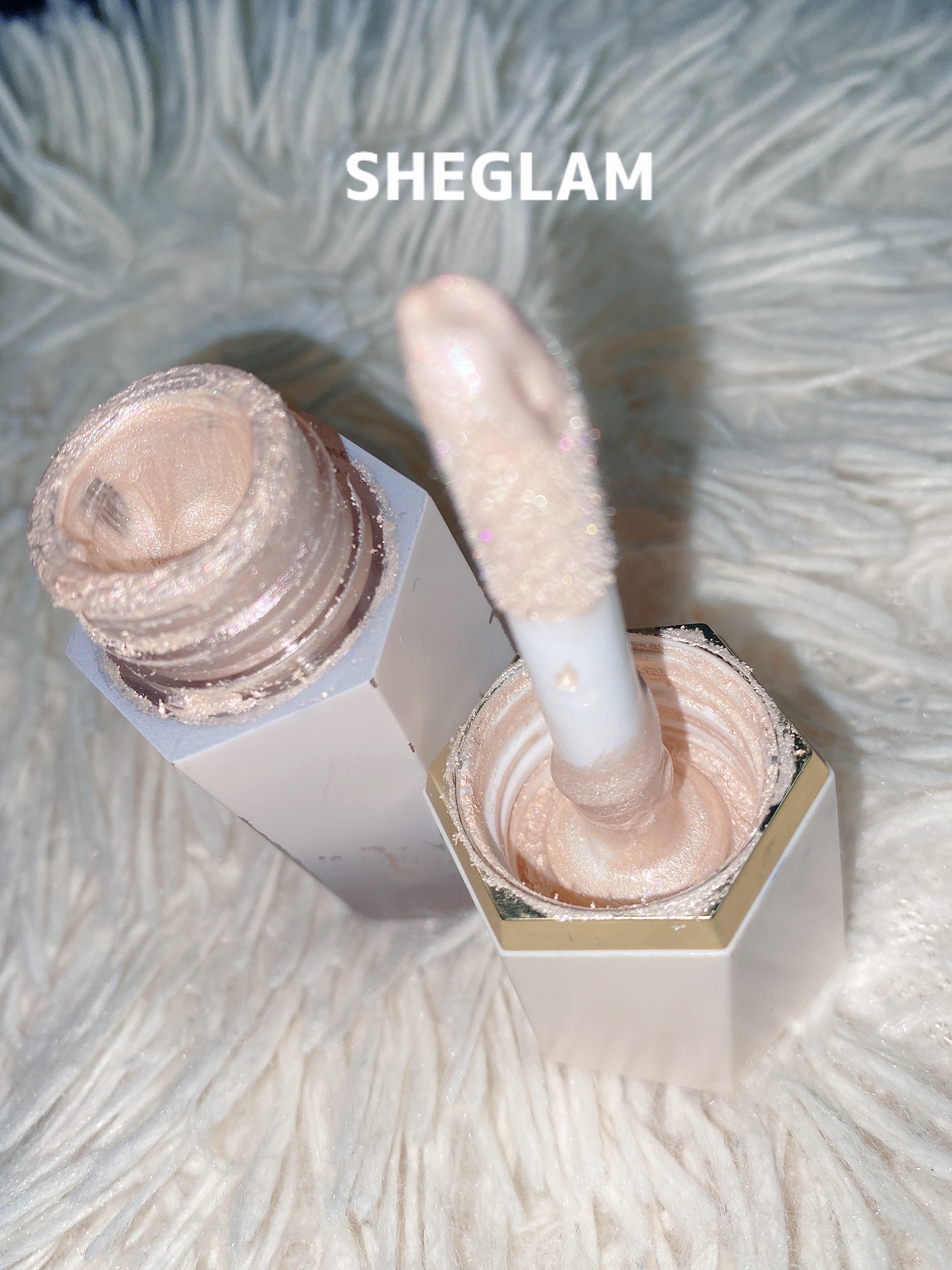 グロウブルーム リキッドハイライター バニラフロスト(Vanilla Frost)/SHEGLAM/リキッドハイライトを使ったクチコミ（1枚目）