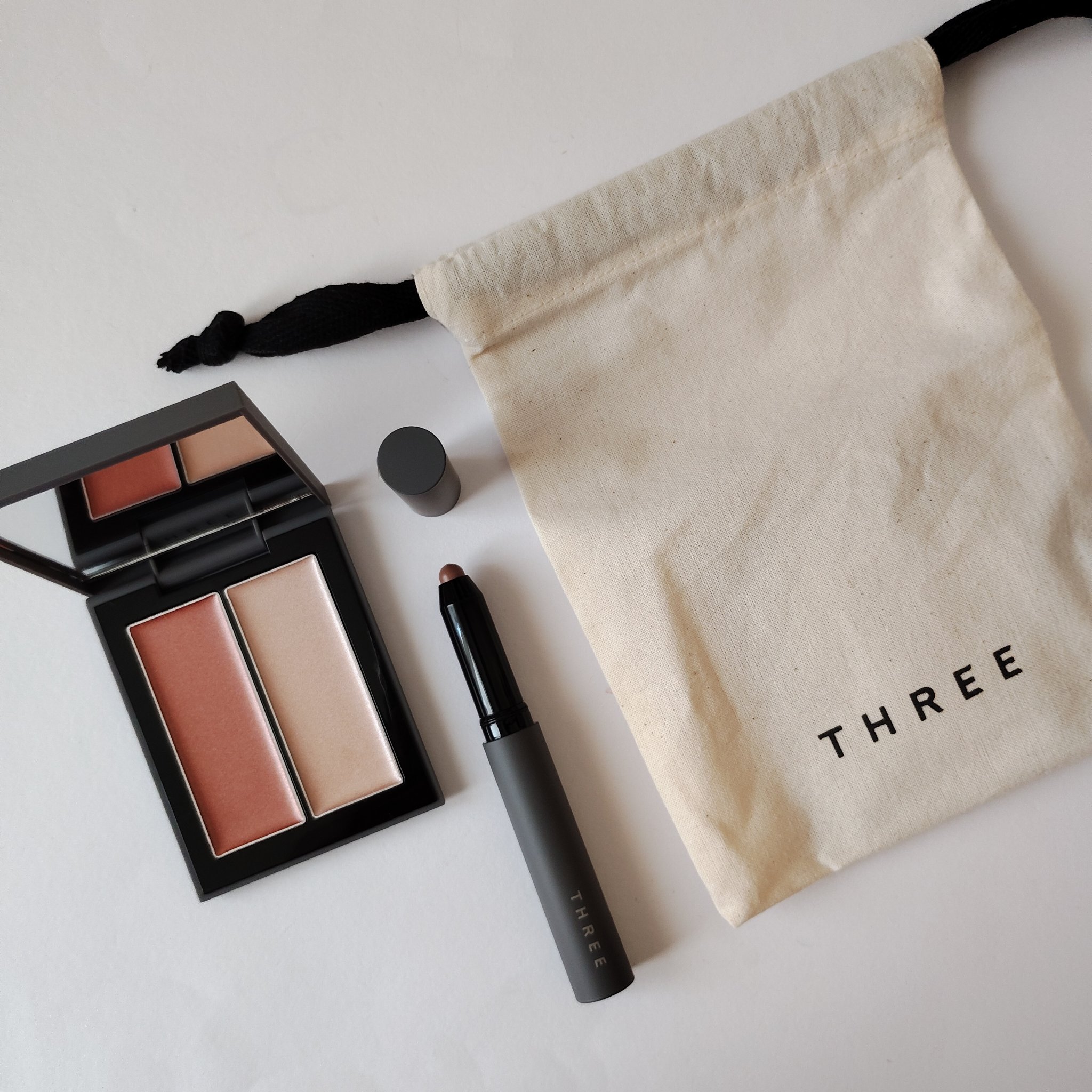 THREE シマリング グロー デュオ R/THREE/クリームハイライトを使ったクチコミ（2枚目）