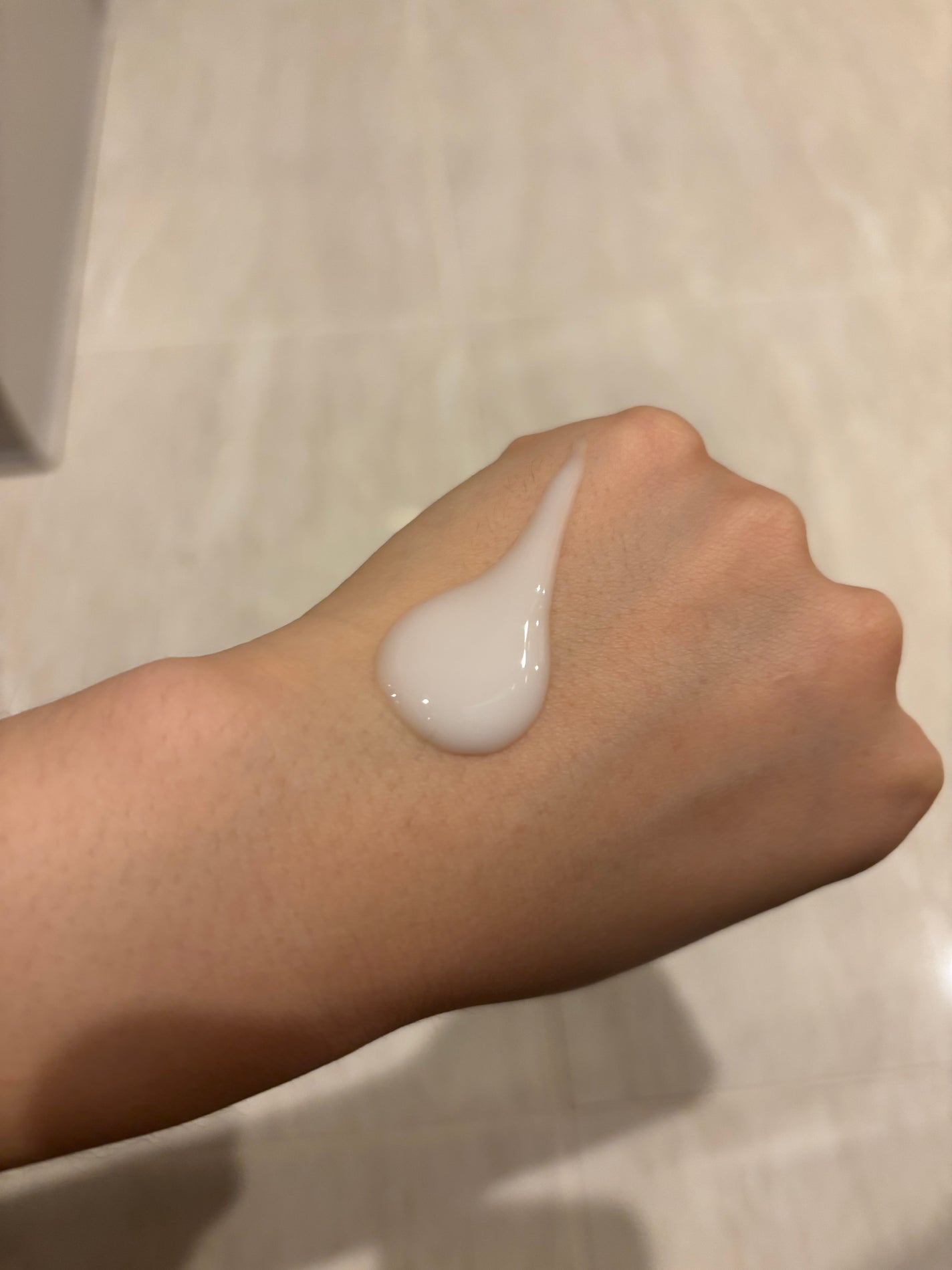 プレミアムボディミルク ホワイトニング【医薬部外品】 /ニベア/ボディミルクを使ったクチコミ(1枚目)