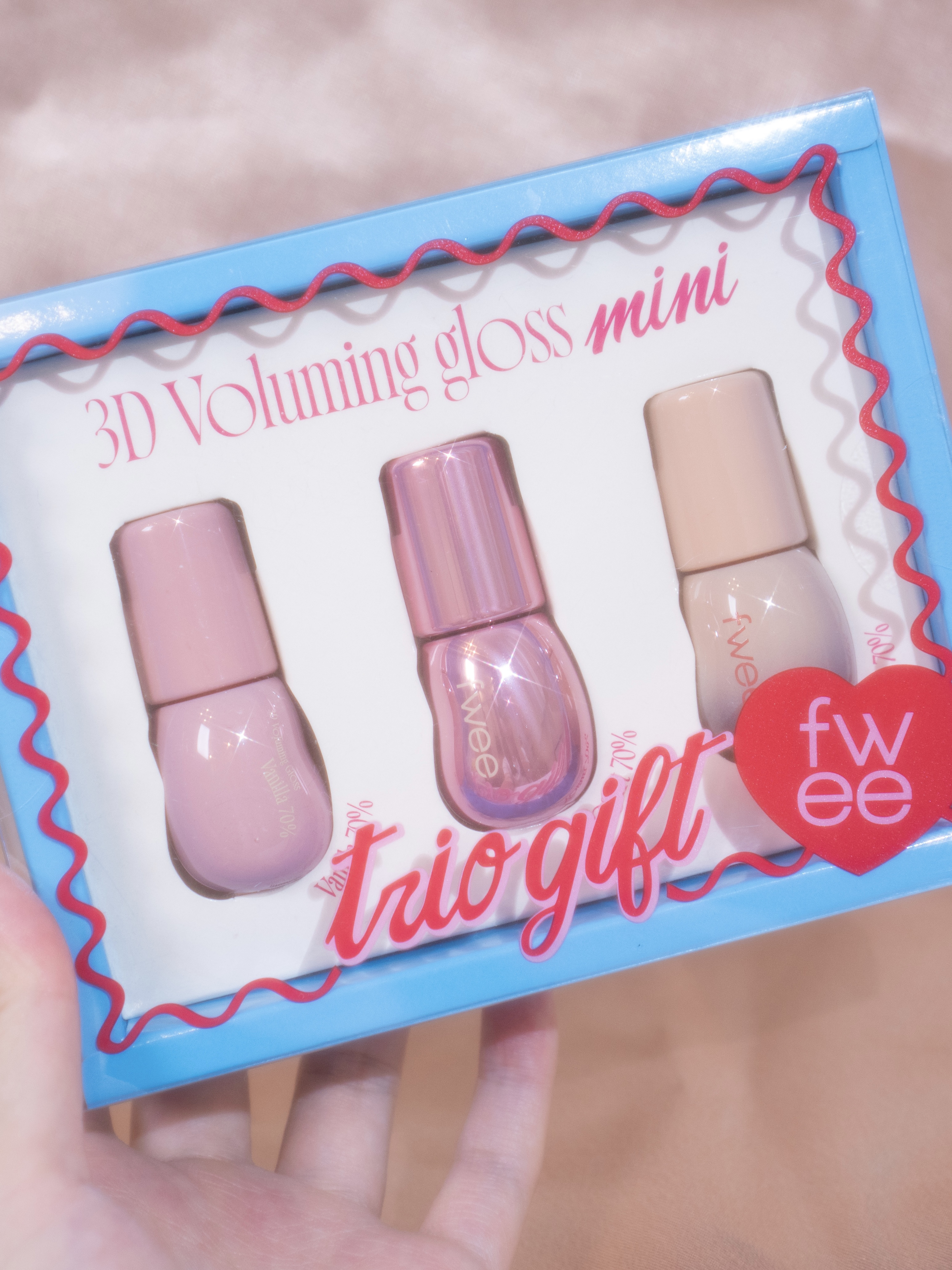 フィー 3Dボリューミンググロス/fwee/リップグロスを使ったクチコミ（3枚目）