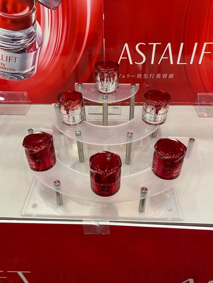 宙 on LIPS 「#体感するハリ科学先日LOFTのコスメフェスにおじゃましたとき..」(1枚目)