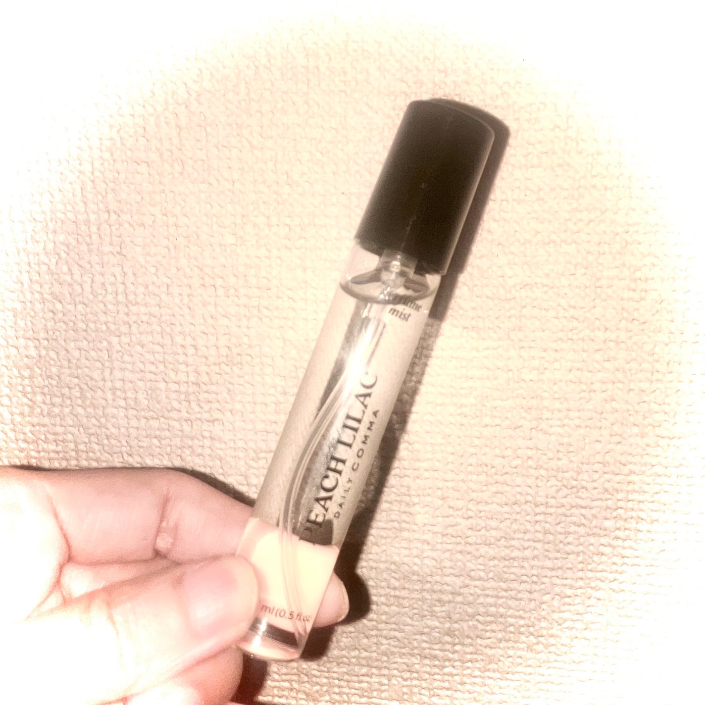 デイリーコンマ アロマパフュームミスト #03 PEACH LILAC/DAILY COMMA/香水(その他)を使ったクチコミ(1枚目)