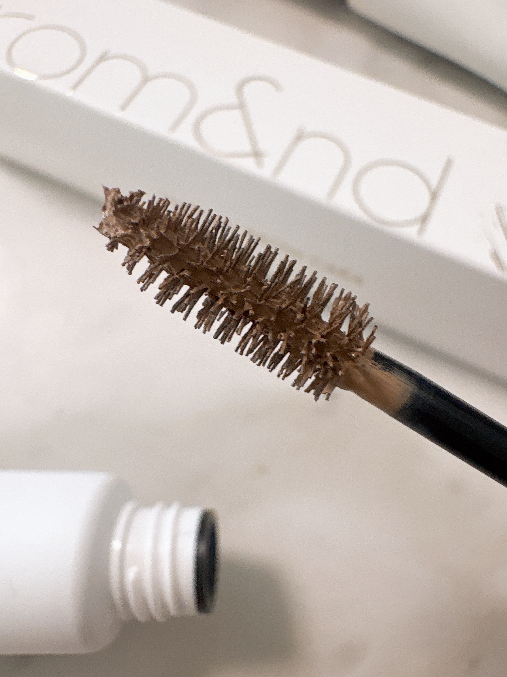 ハンオールブロウカラ/rom&nd/眉マスカラを使ったクチコミ（3枚目）