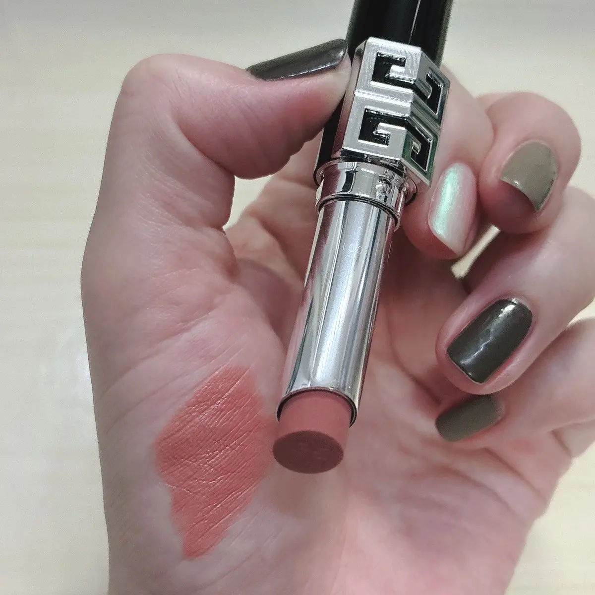 ルージュ・ジバンシイ・ベルベット・マット/GIVENCHY/口紅を使ったクチコミ（2枚目）