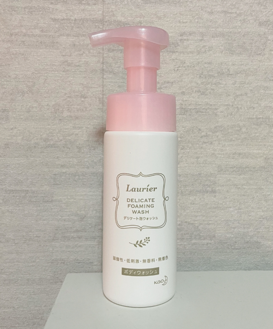 ロリエ　デリケート泡ウォッシュ

¥716

マツキヨで買ったよ。

弱酸性、低刺激、無香料、無着色

泡タイプで楽ちん！！

#秋の夜長のルーティンケア 