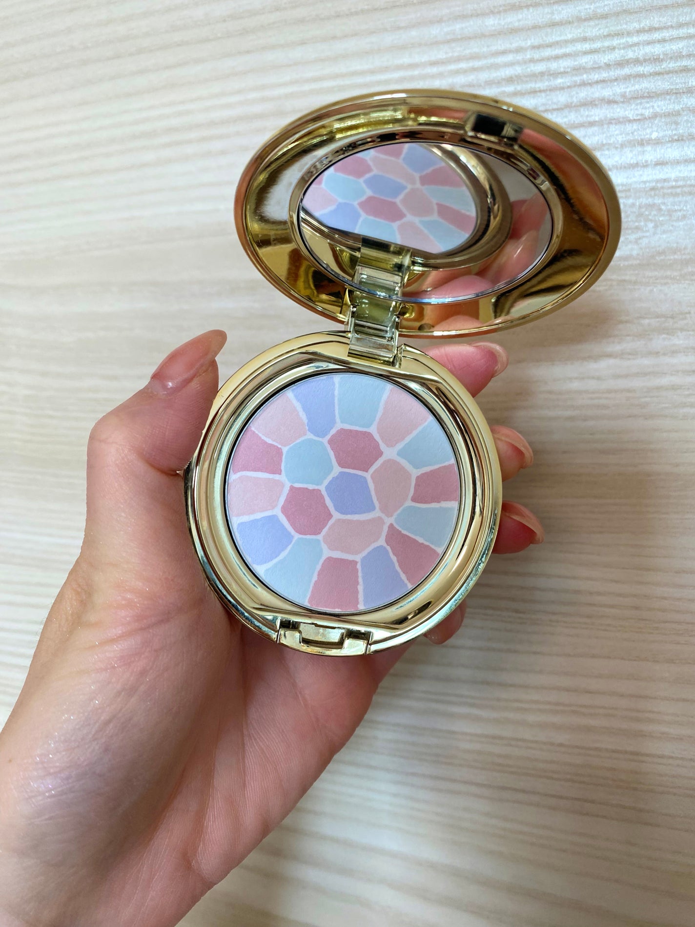 ラ プードル オートニュアンス/Elégance/プレストパウダーを使ったクチコミ(1枚目)