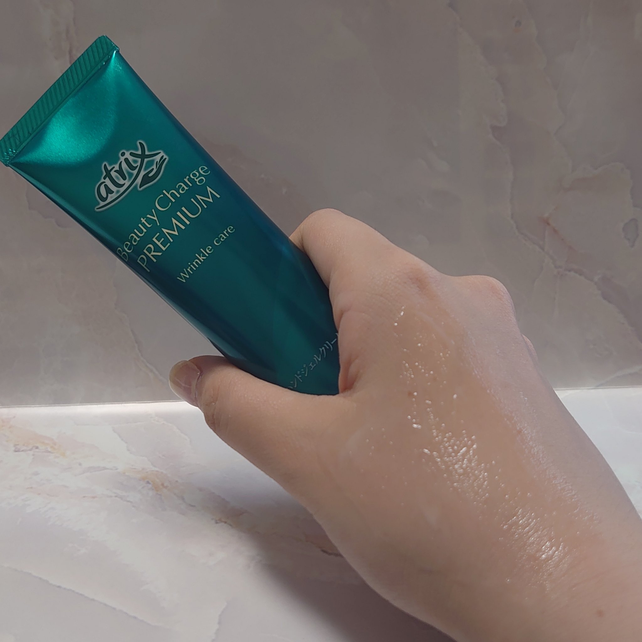 アトリックス ビューティーチャージプレミアム シワ改善 ハンドジェルクリーム 無香料/アトリックス/ハンドクリームを使ったクチコミ（3枚目）