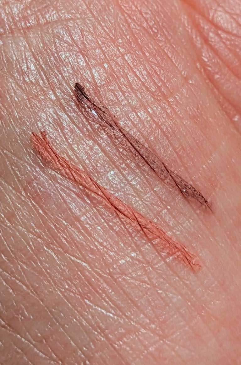 黄猫 on LIPS 「"チョコレートみたいにとろける描き心地"🍓キャンメイク クリー..」(4枚目)