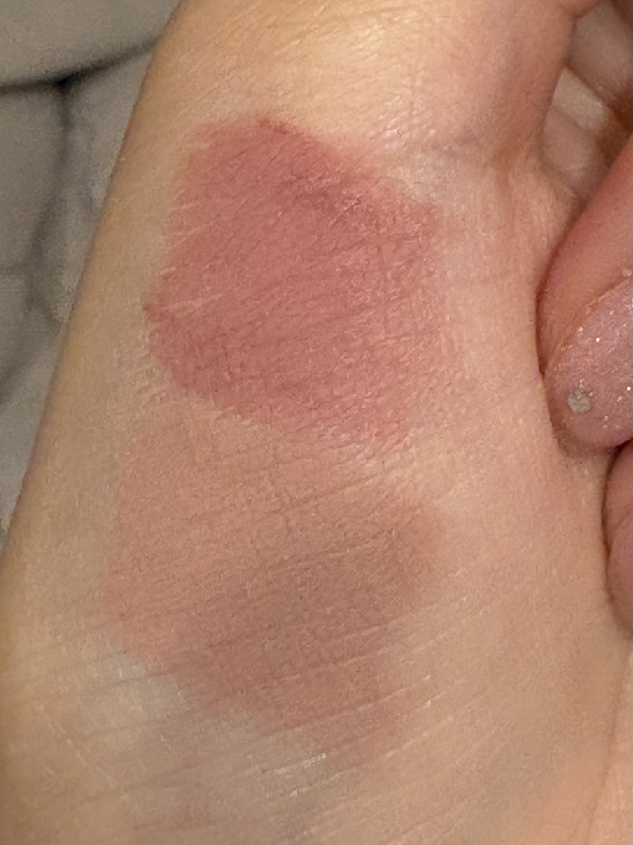 AOU MATTE BARのクチコミ「可愛いけど、顔につけたら、おもったより発色しなかった。
AOUのソフトクリームチークの方が良か.....」（3枚目）