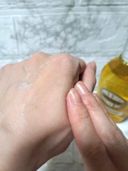 アーモンド モイスチャライジングシャワーオイル/L'OCCITANE/ボディソープを使ったクチコミ(5枚目)