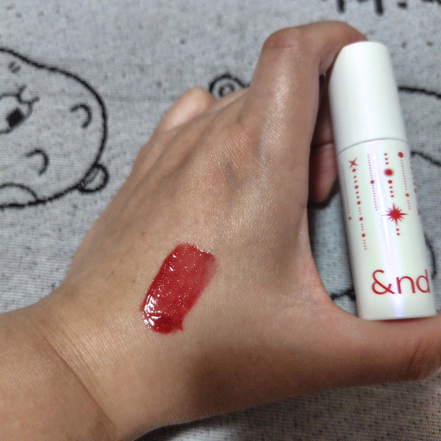 アンドバイロムアンド グラッシーボムティント/&nd by rom&nd/リップティントを使ったクチコミ(1枚目)