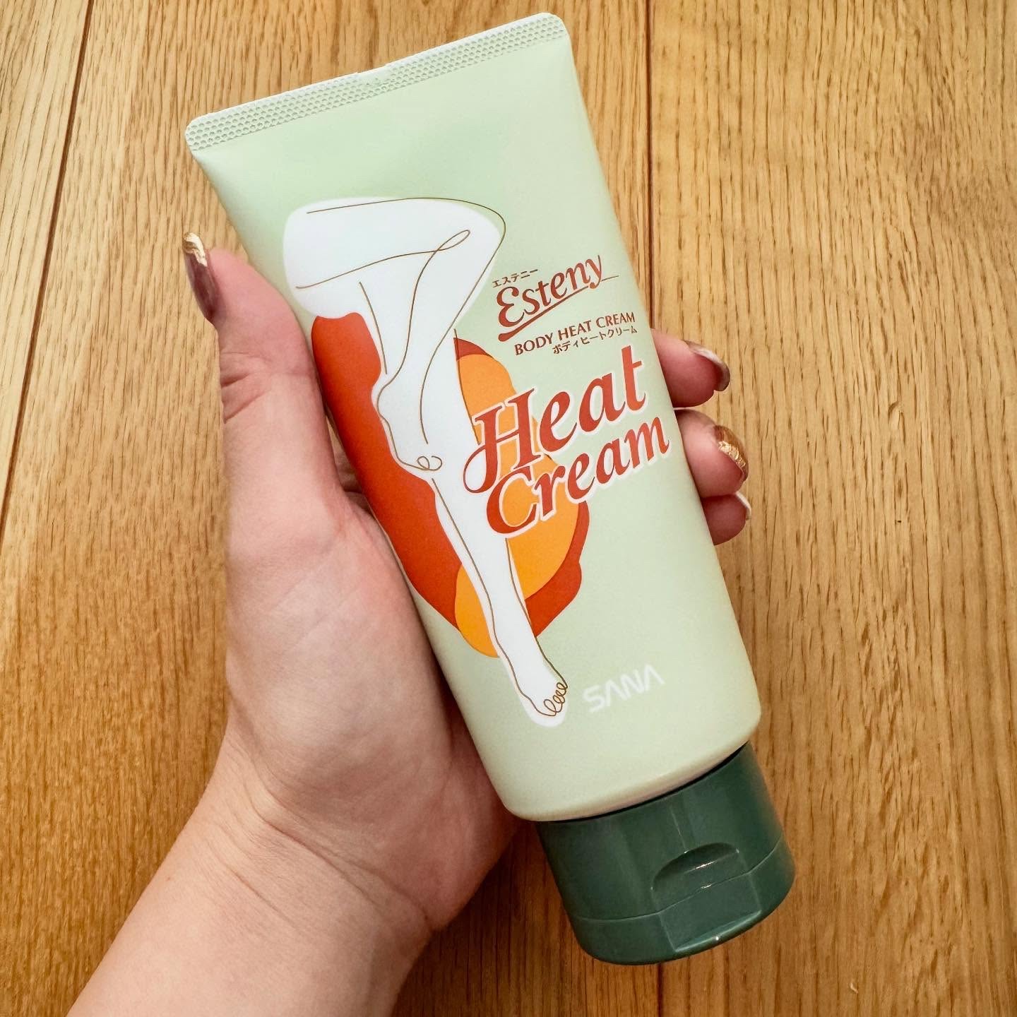 エステニー サナ エステニー ボディヒートクリームのクチコミ「発売から20年続くロングセラー「エステニー」から
よもぎ※1蒸しの発想を取り入れたボディクリー.....」（2枚目）