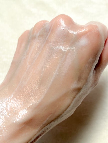 アーモンド モイスチャライジングシャワーオイル/L'OCCITANE/ボディソープを使ったクチコミ(4枚目)