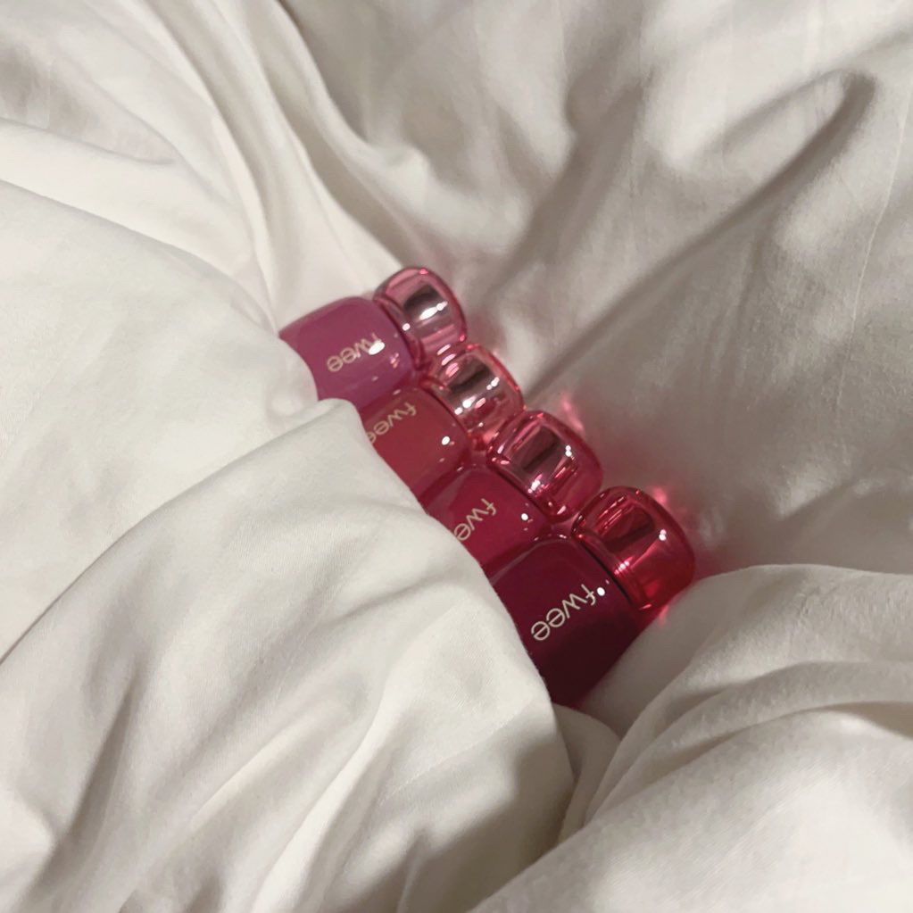 フィー 3Dボリューミングティント 10 チェリーディップ/fwee/リップティントを使ったクチコミ（2枚目）