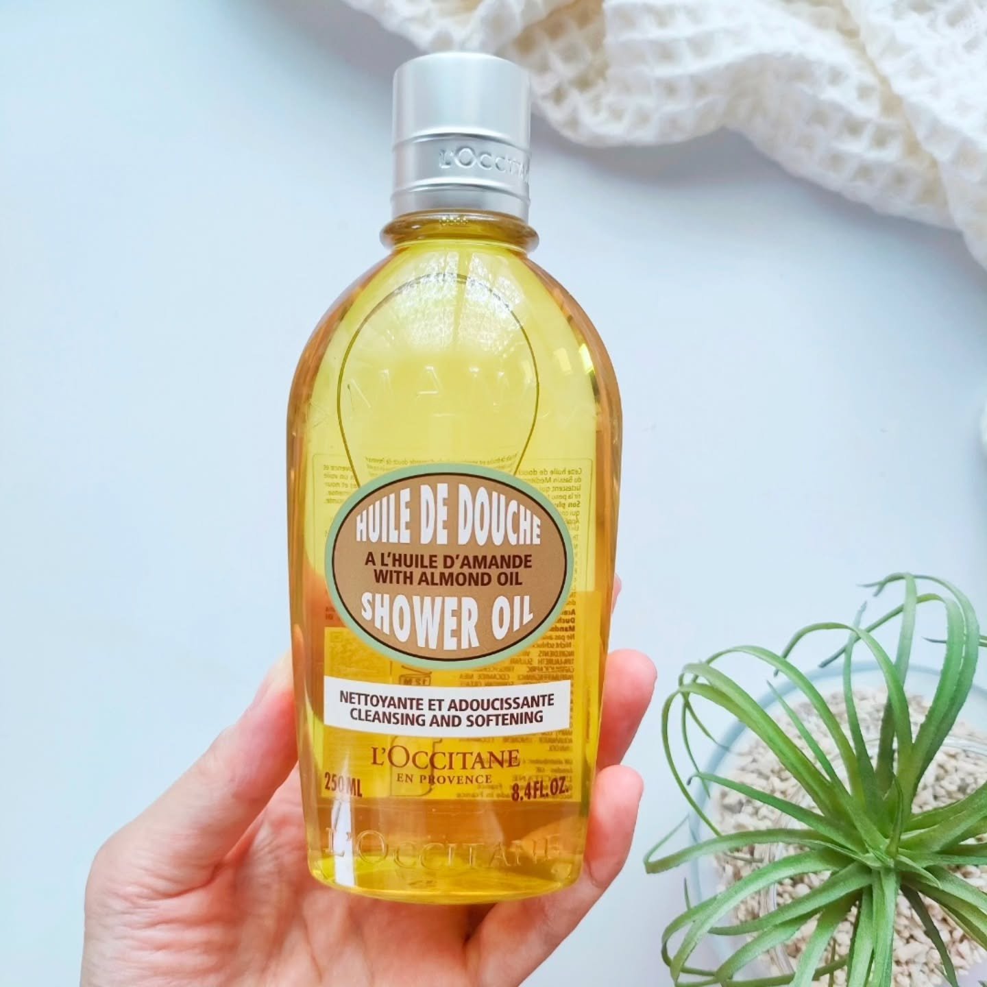 アーモンド モイスチャライジングシャワーオイル/L'OCCITANE/ボディソープを使ったクチコミ（2枚目）