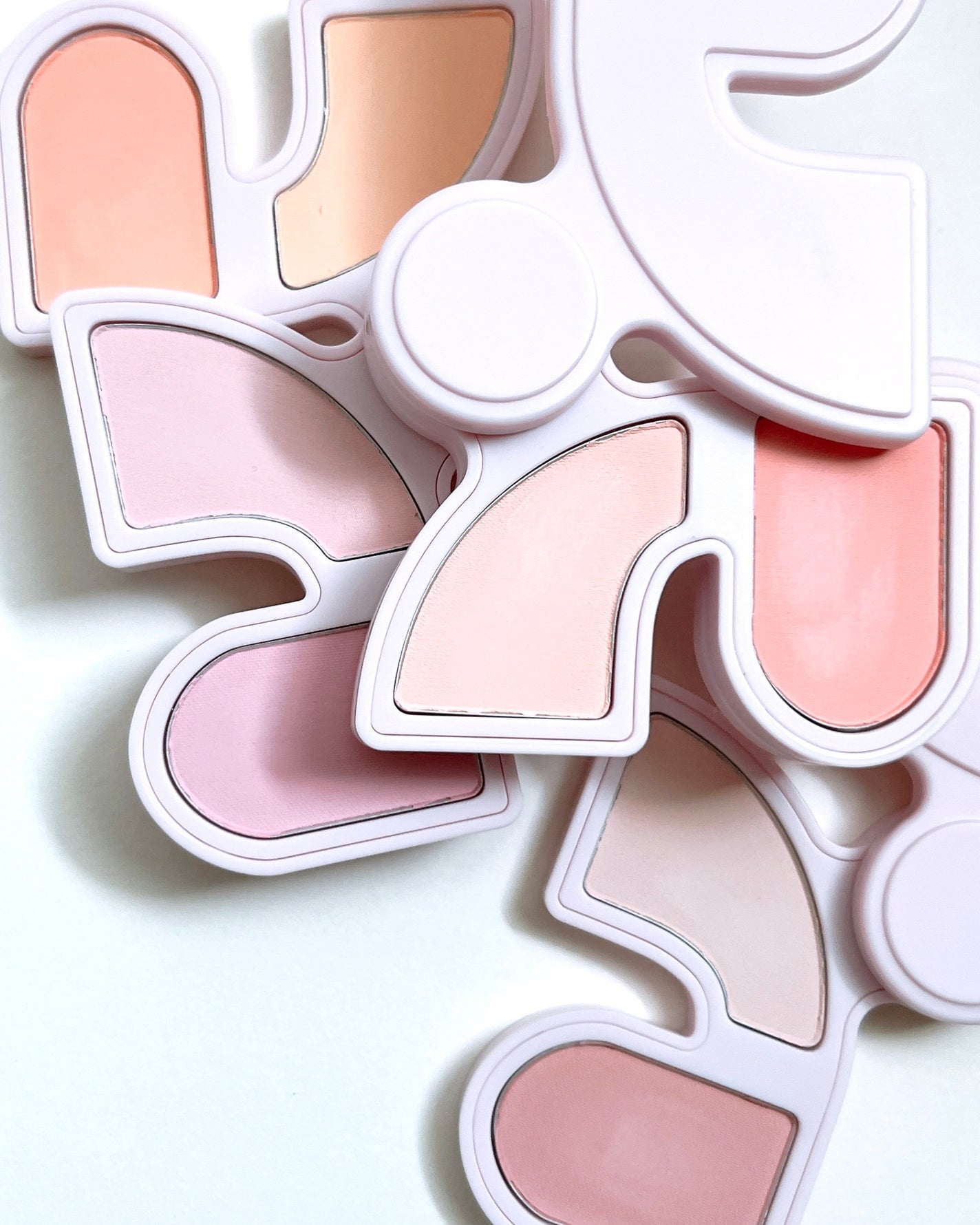 マルチペアリングパウダーチーク Rest & Recreation BEAUTY