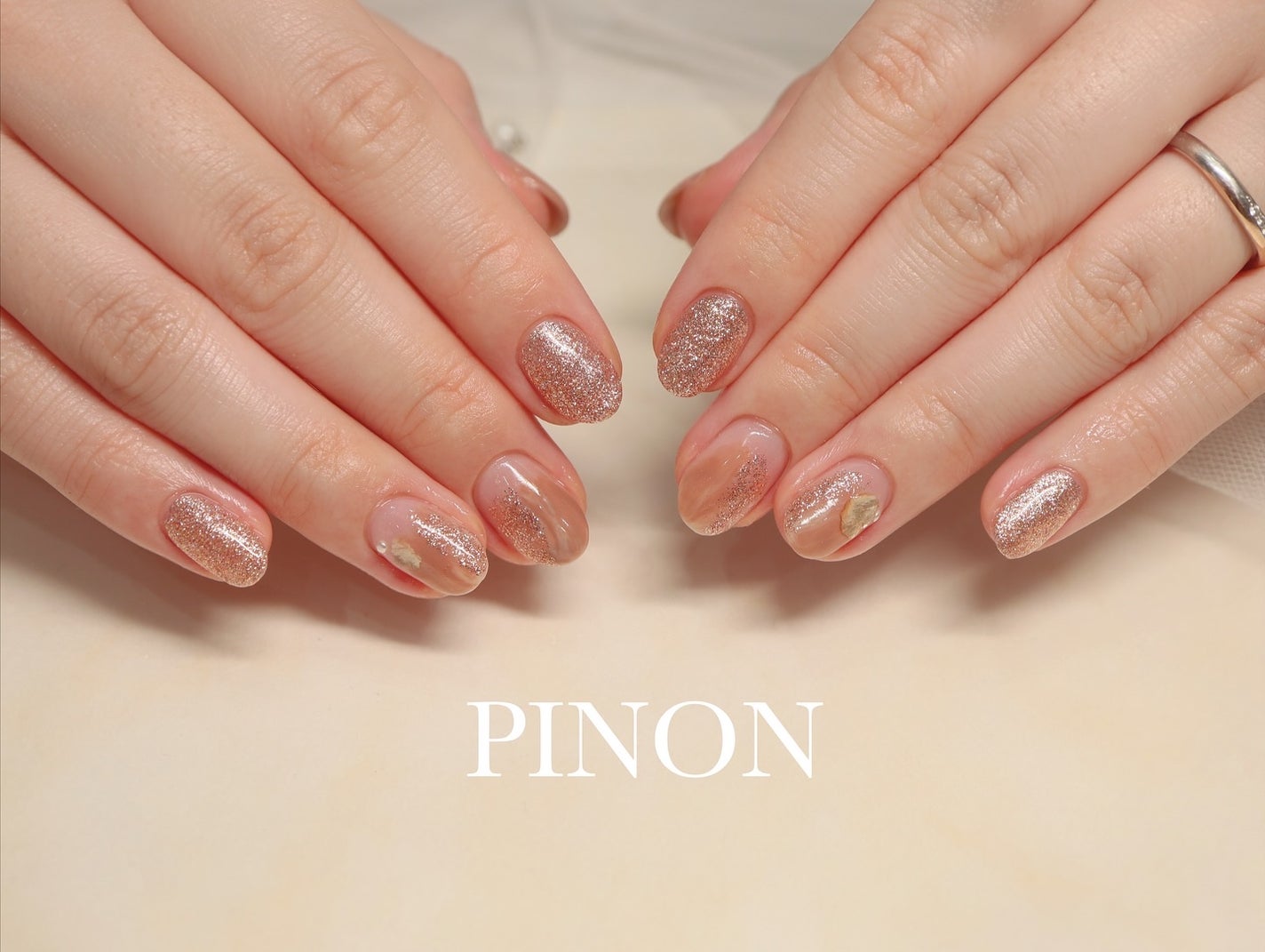 shino on LIPS 「simplecourseニュアンスアートにピンクベージュのラメ..」(2枚目)