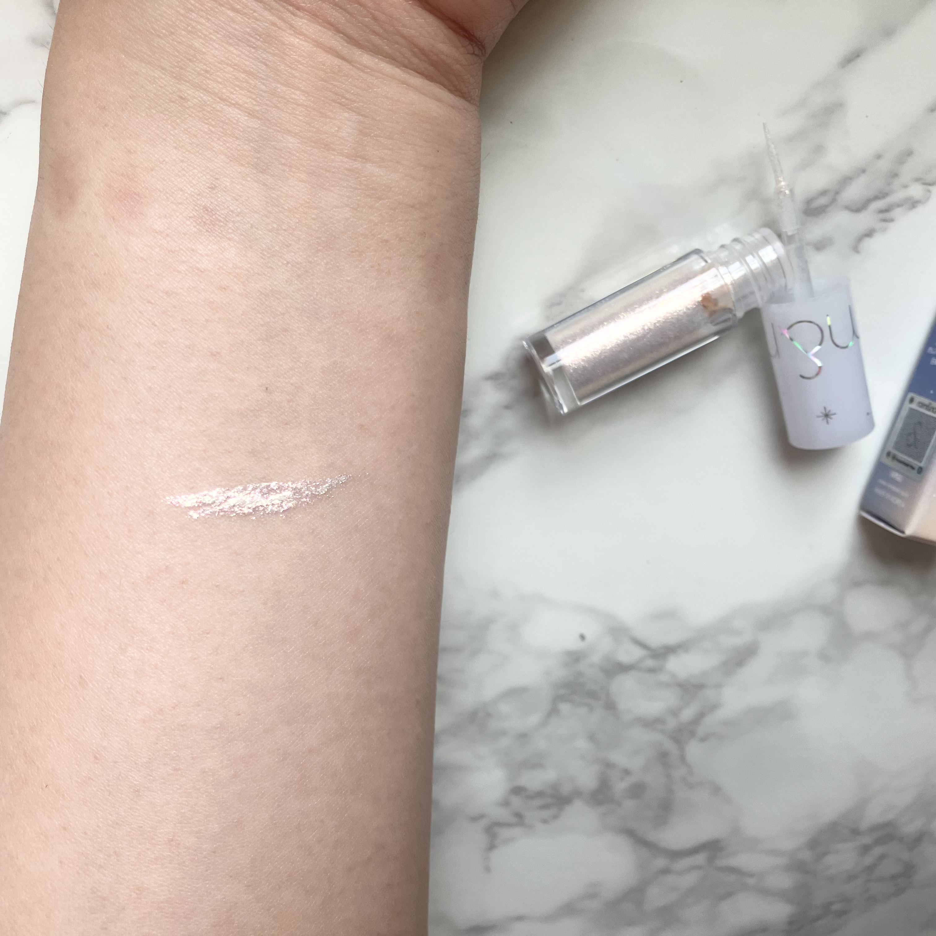 リキッド グリッター シャドウ/rom&nd/グリッターを使ったクチコミ（2枚目）