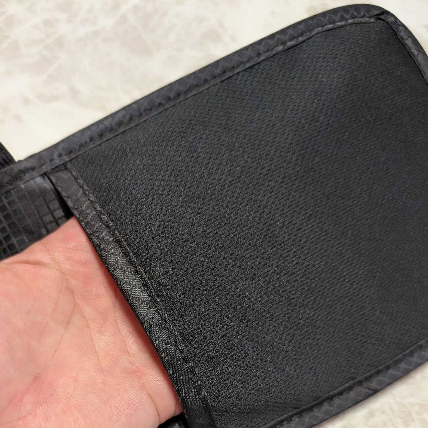 ir_uuy on LIPS 「株式会社バンラボ様よりパスポートケースお試しさせていただきまし..」(4枚目)