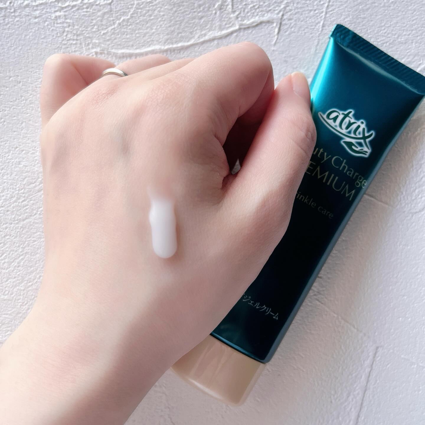 アトリックス ビューティーチャージプレミアム シワ改善 ハンドジェルクリーム 無香料/アトリックス/ハンドクリームを使ったクチコミ（2枚目）