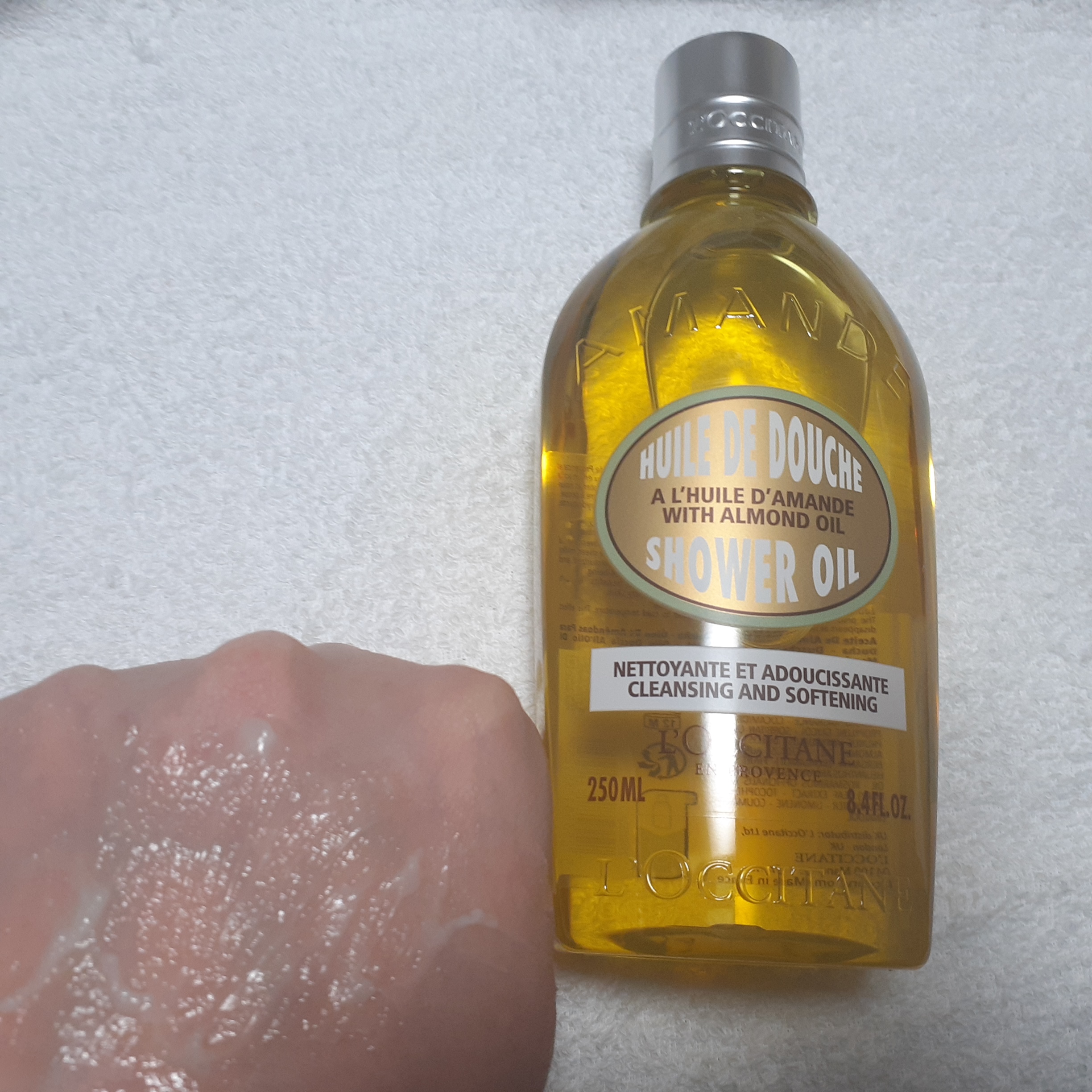 アーモンド モイスチャライジングシャワーオイル/L'OCCITANE/ボディソープを使ったクチコミ（3枚目）