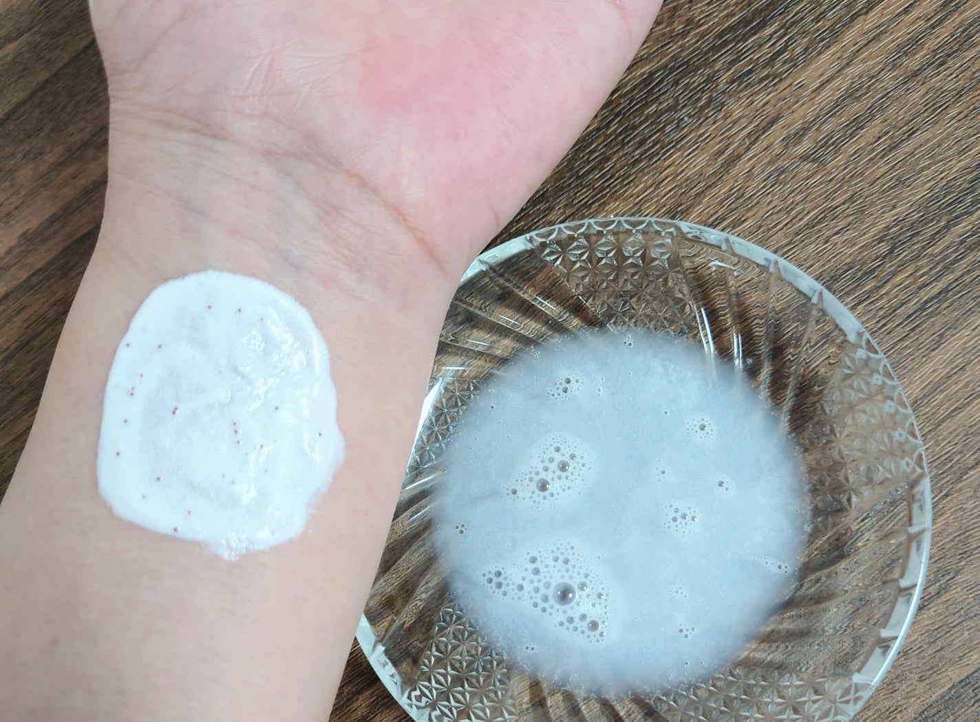 ダヴ ふわとろ クリーミースクラブ ザクロ&シアバター/ダヴ/ボディスクラブを使ったクチコミ(3枚目)