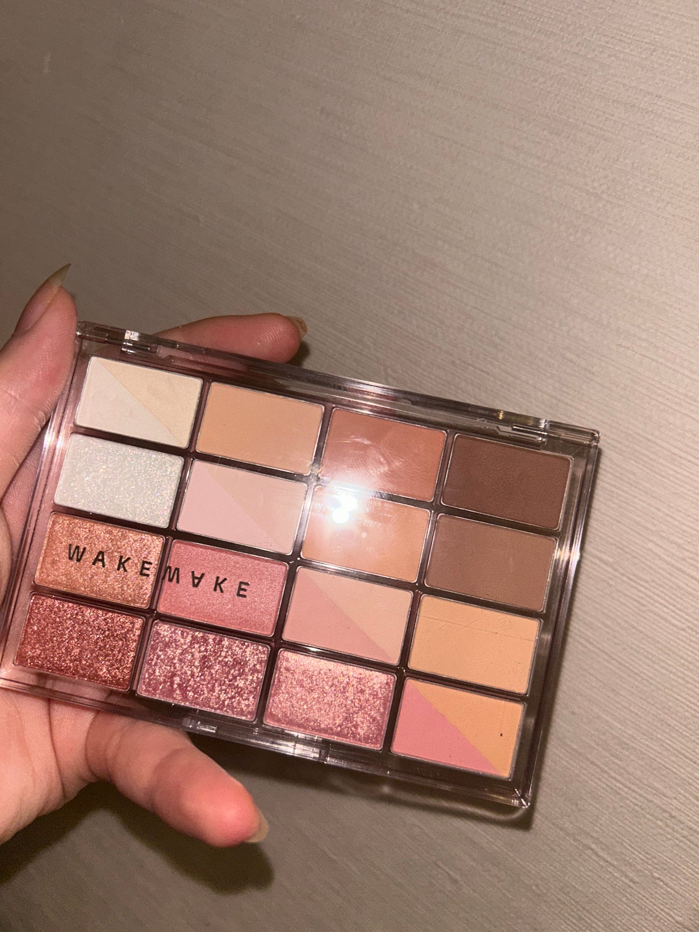 ソフトブラーリングアイパレット/wakemake/アイシャドウパレットを使ったクチコミ(1枚目)