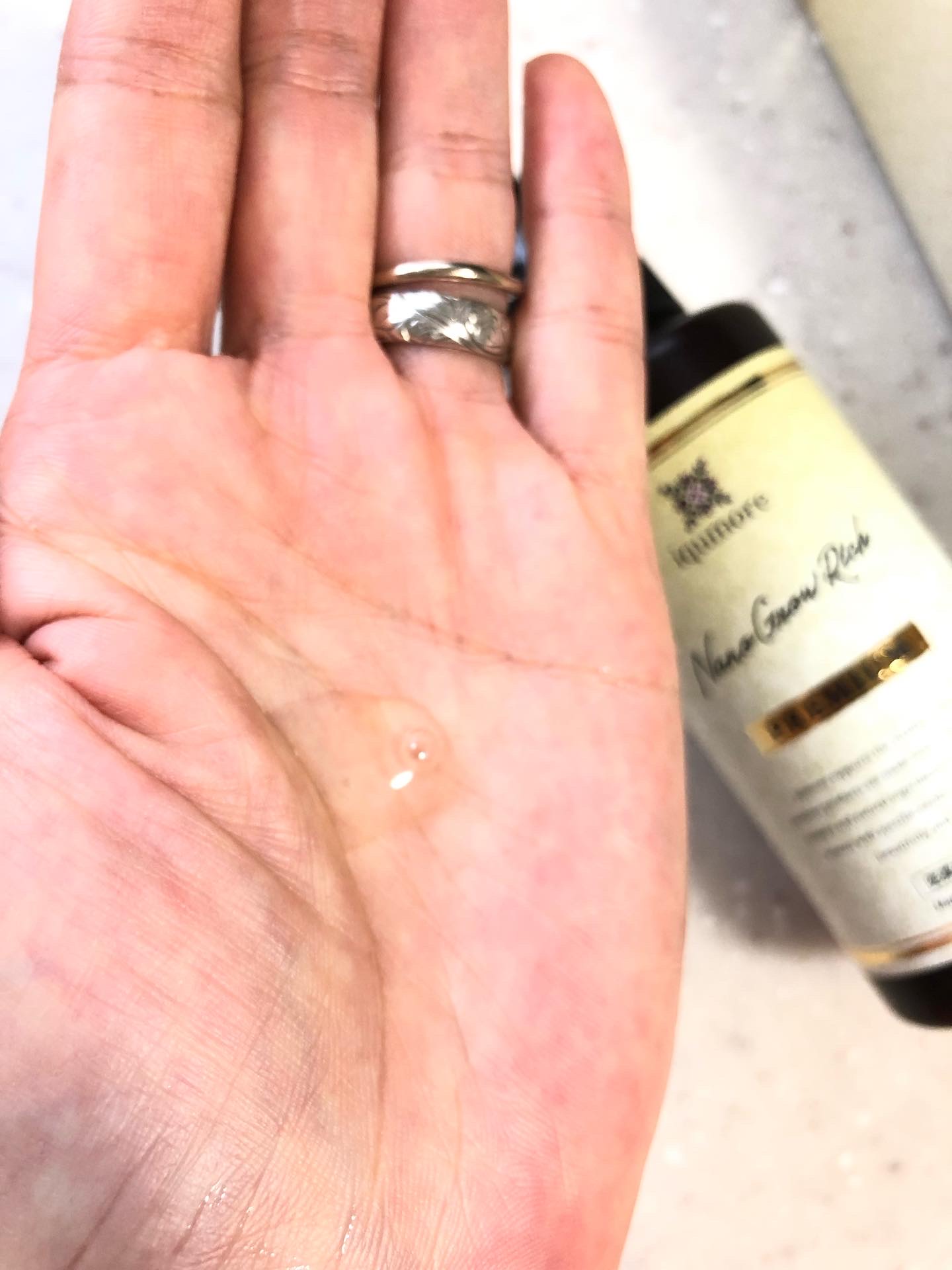 イクモアナノグロウリッチプレミアム/iqumore/頭皮ローションを使ったクチコミ（3枚目）