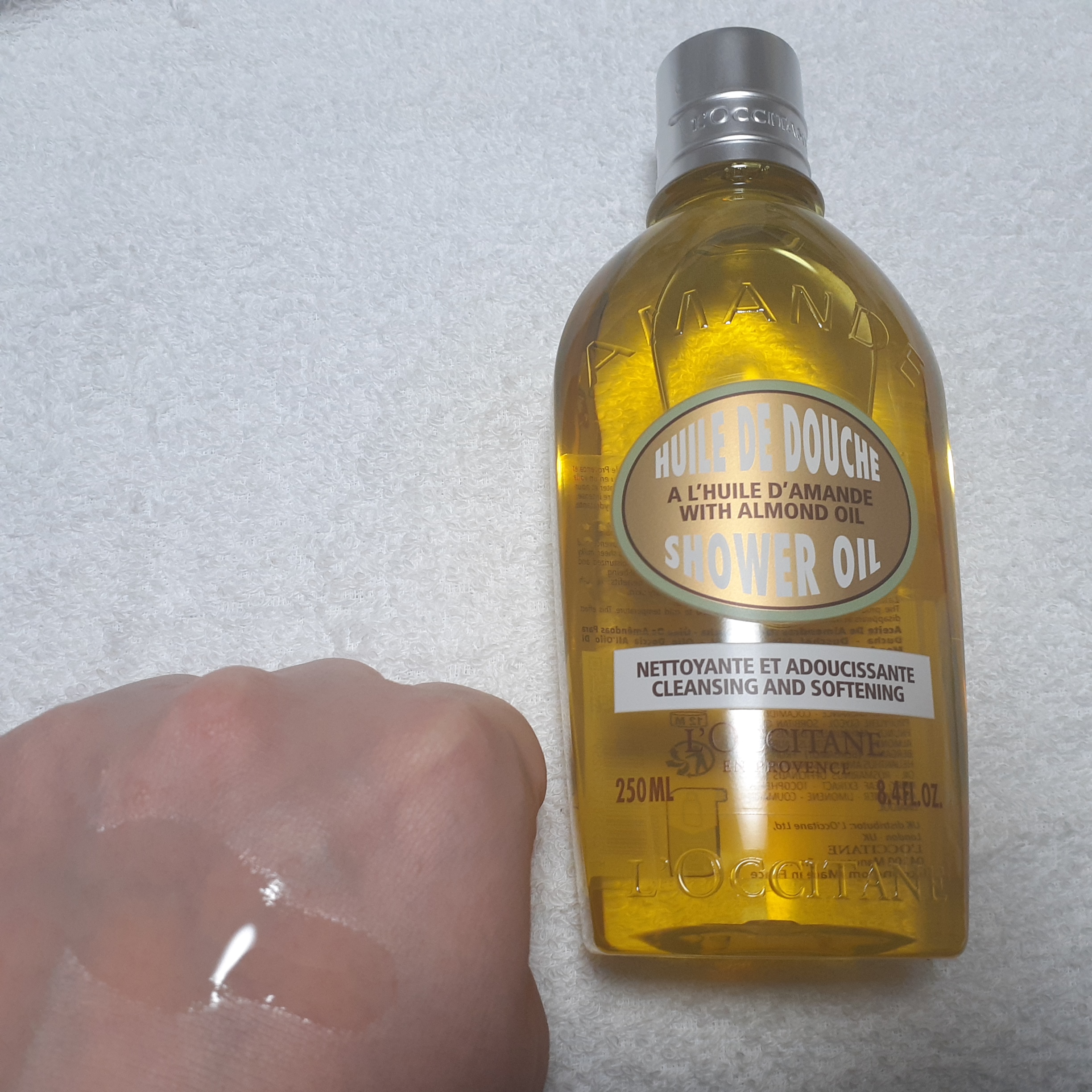 アーモンド モイスチャライジングシャワーオイル/L'OCCITANE/ボディソープを使ったクチコミ（2枚目）