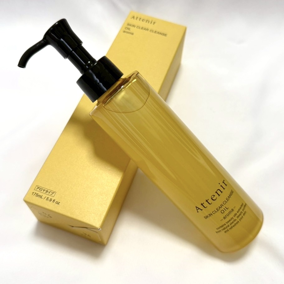 #PR #アテニア 
#スキクレ #クレンジング #attenir #メイク落とし

アテニア　スキンクリア クレンズ オイル　
リフレシングシトラスの香り

クレンジングでくすみ＊1ケア
アテニアの大人気クレンジング！

＊1年齢による古