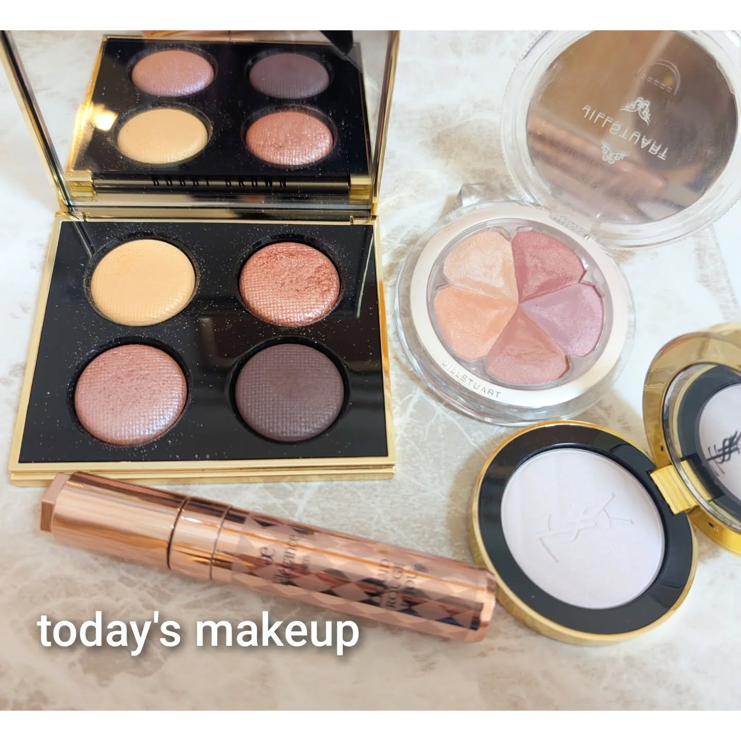 リュクス アイシャドウ クォード グロウ ウィズ ラブ コレクション/BOBBI BROWN/アイシャドウパレットを使ったクチコミ（1枚目）