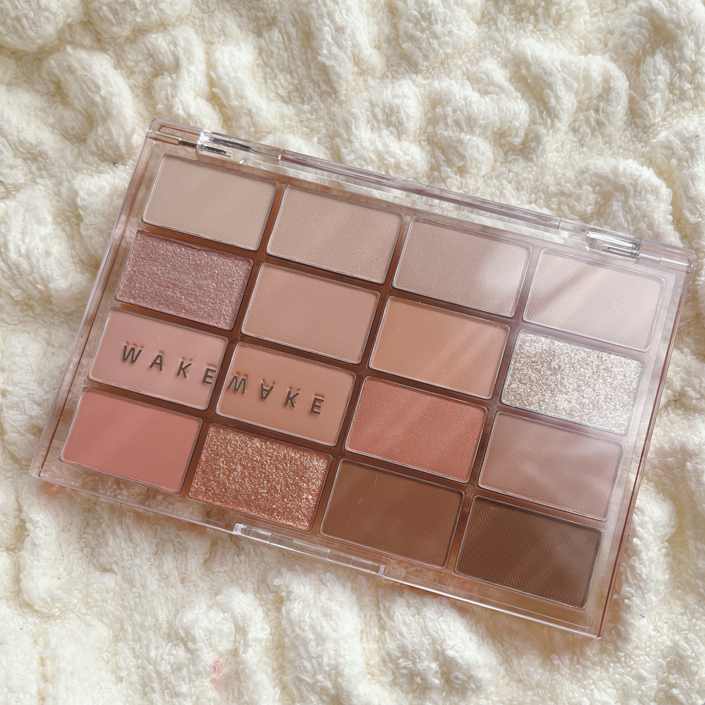 ソフトブラーリングアイパレット/wakemake/アイシャドウパレットを使ったクチコミ（3枚目）