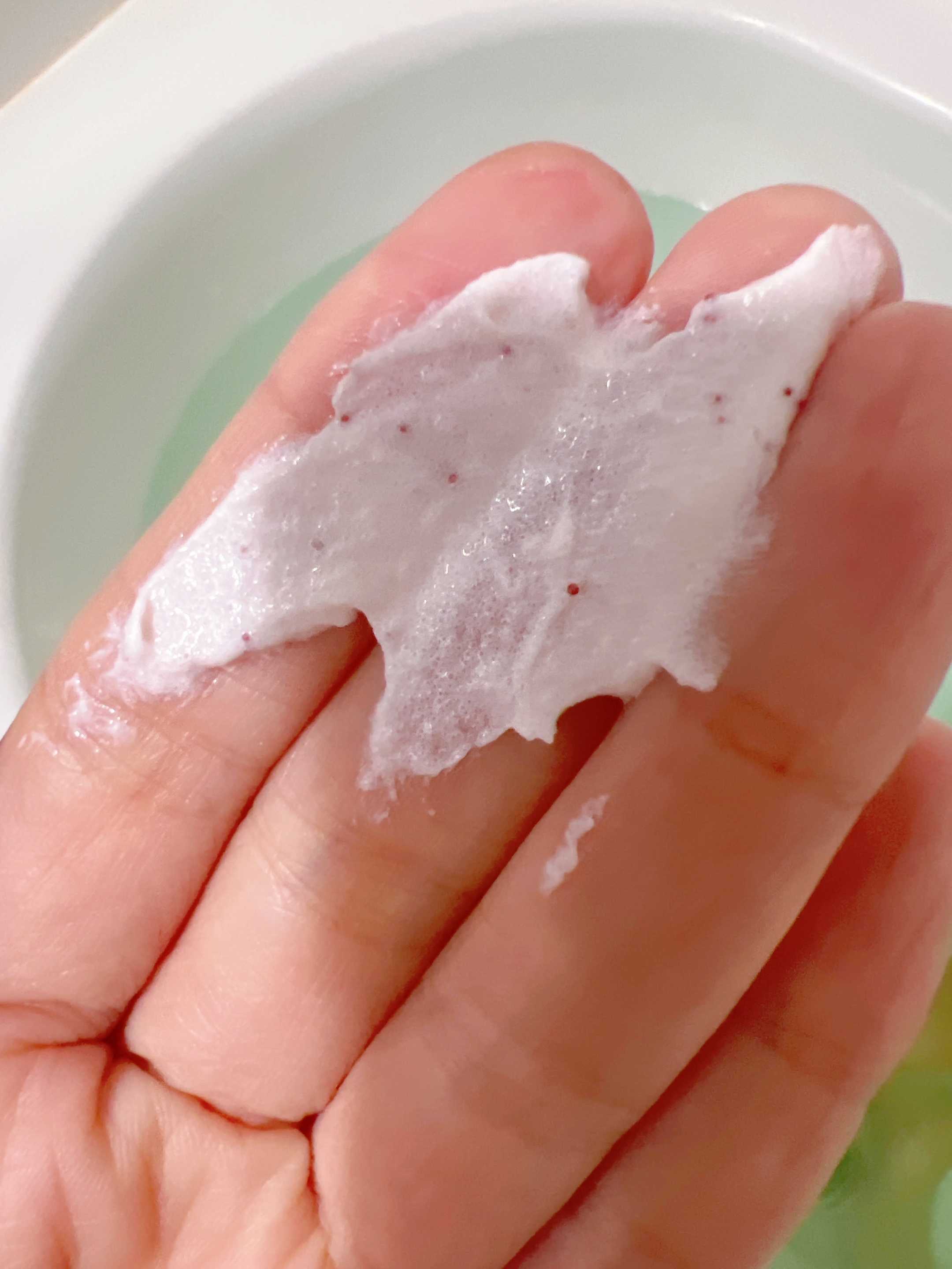 ダヴ ふわとろクリーミースクラブ ザクロ＆シアバター/ダヴ/ボディスクラブを使ったクチコミ（3枚目）