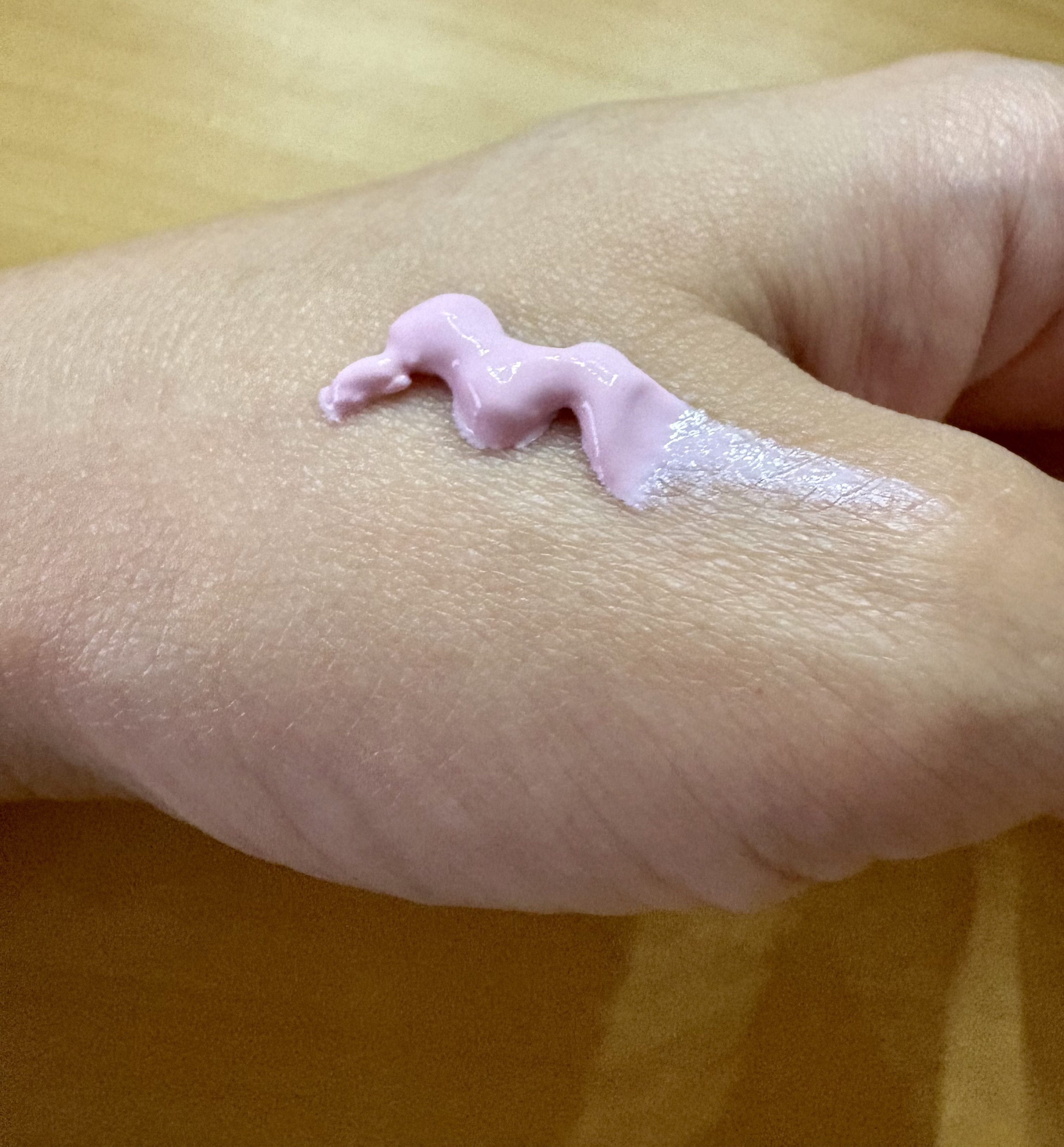 ミネラルインナートリートメントベース マカロンピンク (限定色)/エトヴォス/化粧下地を使ったクチコミ（2枚目）