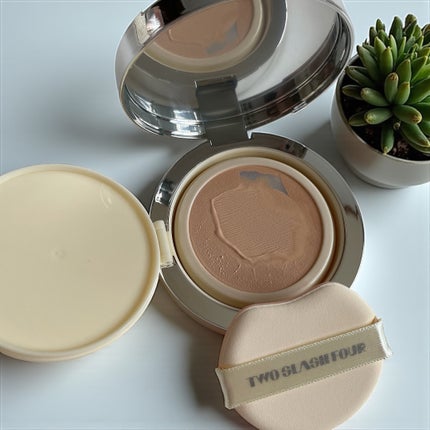 エンジェリックサテンクッション/TWO SLASH FOUR/クッションファンデーションを使ったクチコミ(2枚目)