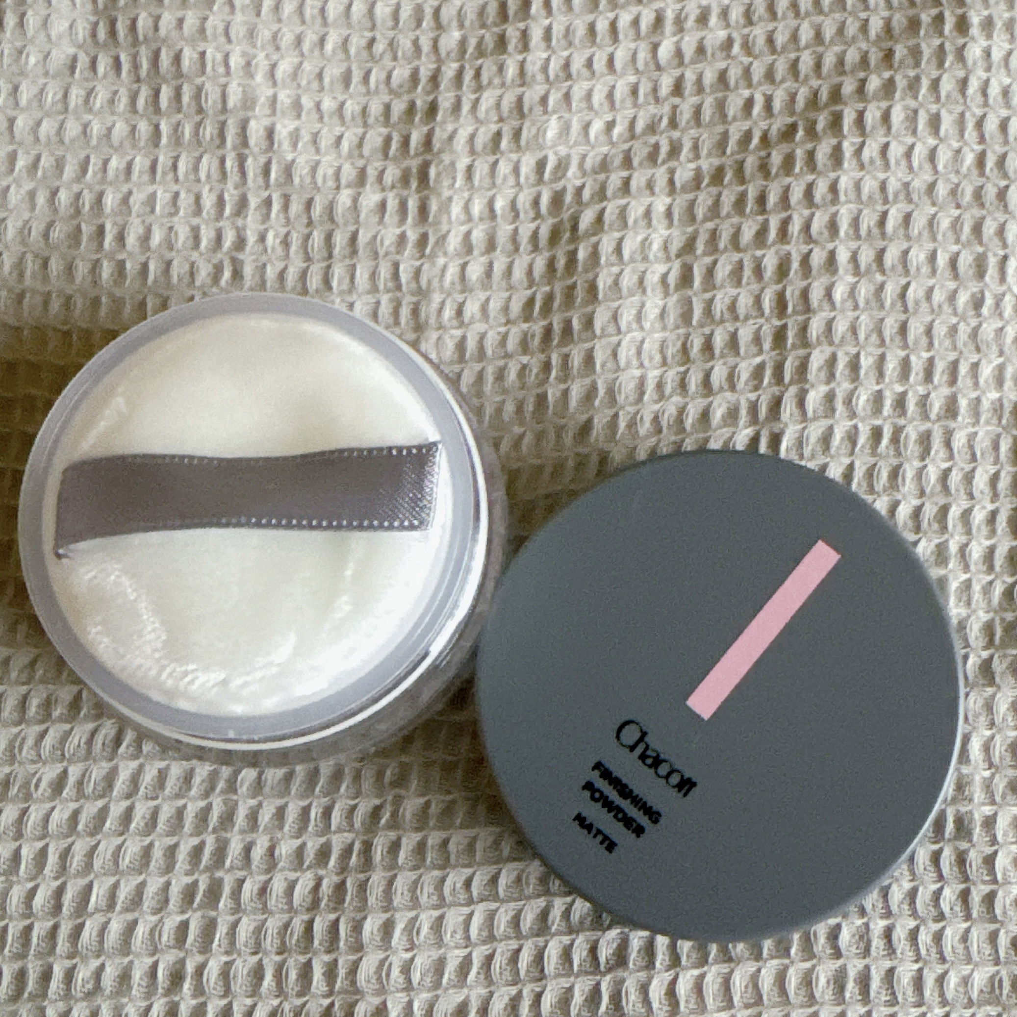 フィニッシングパウダー マット/チャコット・コスメティクス/ルースパウダーを使ったクチコミ（2枚目）