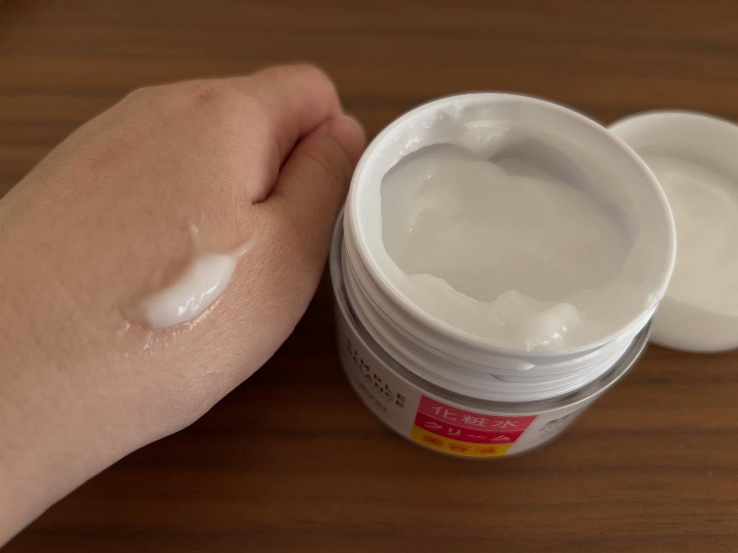 シンプルバランス ハリつやジェルのクチコミ「シンプルバランス　ハリつやジェル

みずみずしい、プルプルのジェルが気持ちいいオールインワンジ.....」（3枚目）