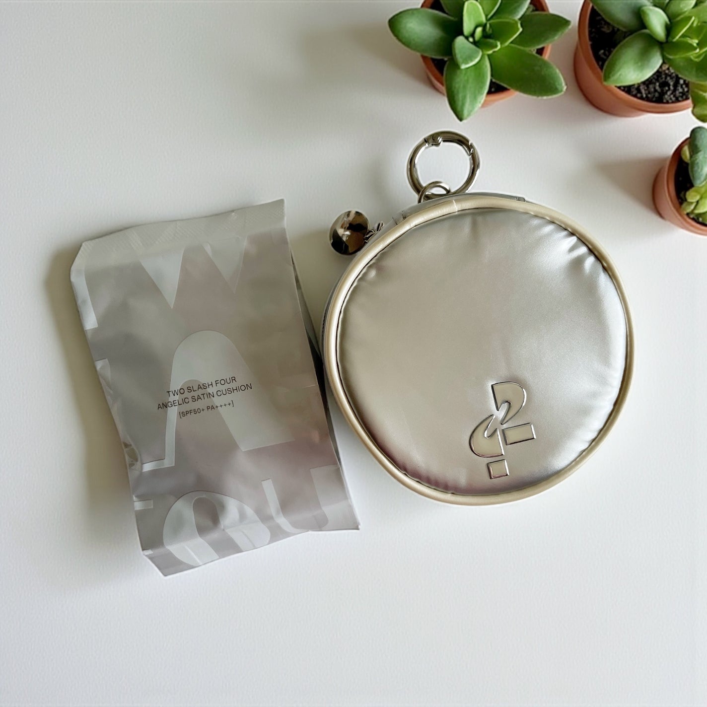 エンジェリックサテンクッション/TWO SLASH FOUR/クッションファンデーションを使ったクチコミ(7枚目)